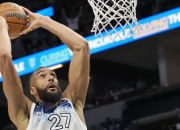 开云体育app-爵士翻盘西班牙男篮，戈贝尔关键制胜的简单介绍