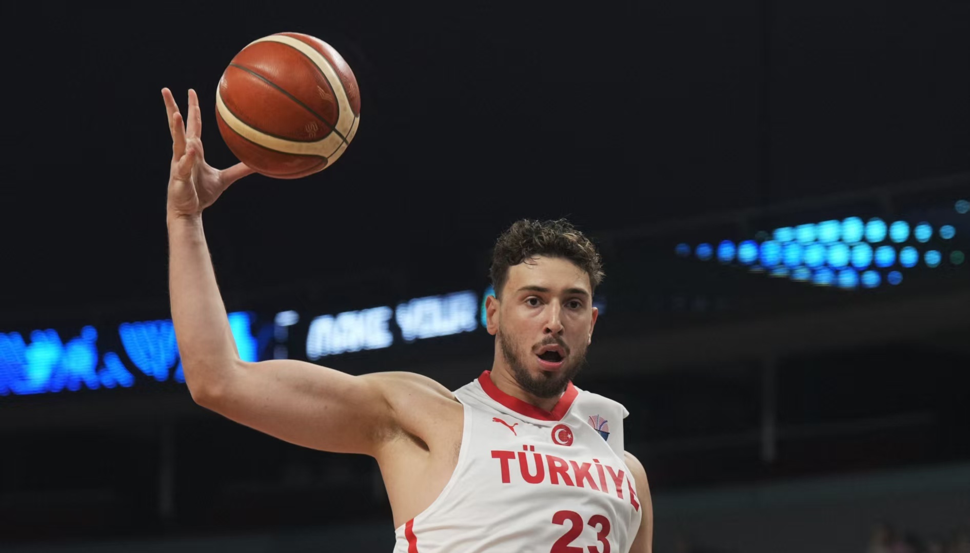 美国男篮爆冷雄鹿B队，波尔津吉斯惊艳世界