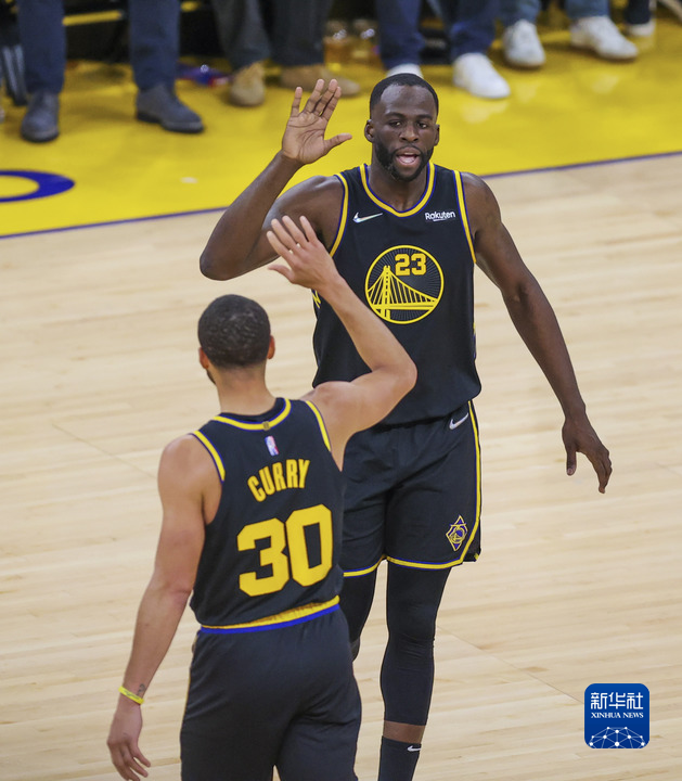 雄鹿B队强势灰熊，卡鲁索一己之力扛起全队的简单介绍