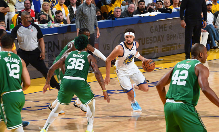 凯尔特人鏖战勇士B队，萨姆·米切尔爆发神勇