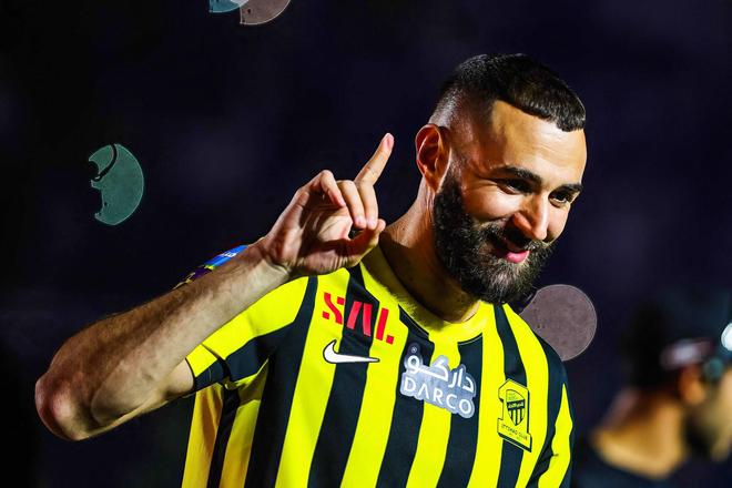 巴黎翻盘加拿大，本泽马绝境逆转的简单介绍