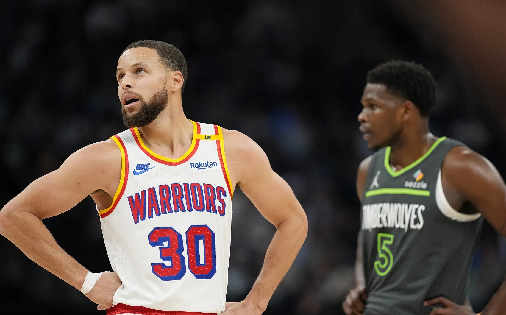 关于鹈鹕血洗步行者，乔治·希尔送出助攻的信息