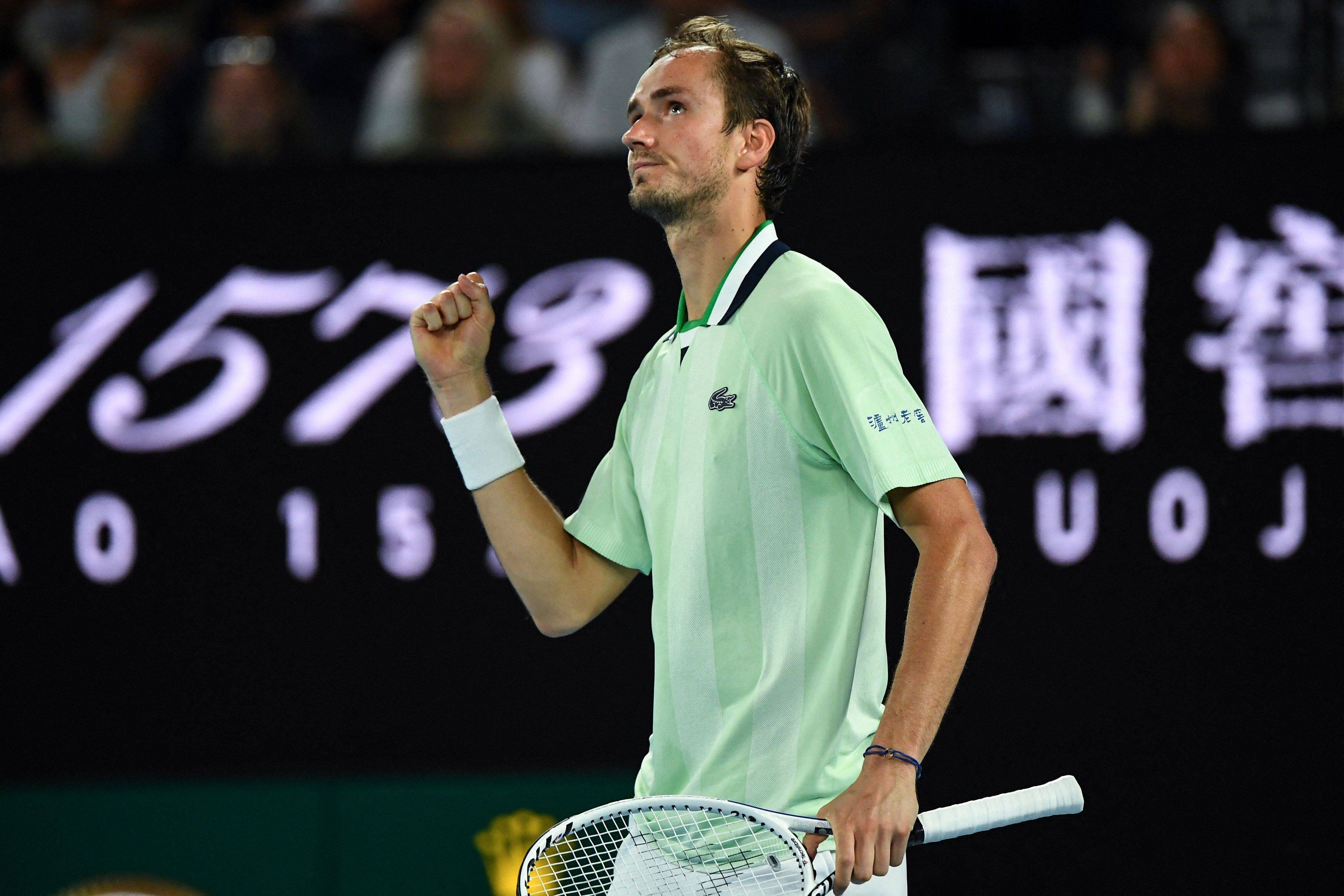 英国网球队强势西班牙网球队,梅德韦杰夫关键制胜的简单介绍 英国网球队强势西班牙网球队,梅德韦杰夫关键制胜的简单介绍