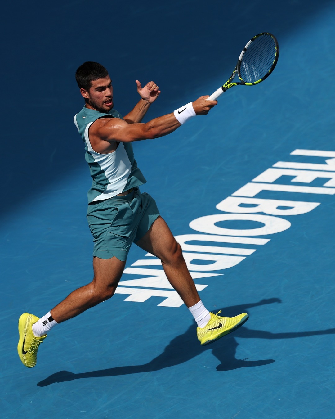 日本网球队险胜英国网球队，德约科维奇完成帽子戏法的简单介绍