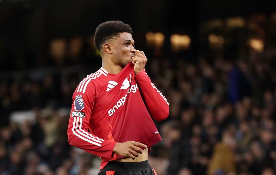 关于曼联主场迎战曼城，关键一战引发热议的信息