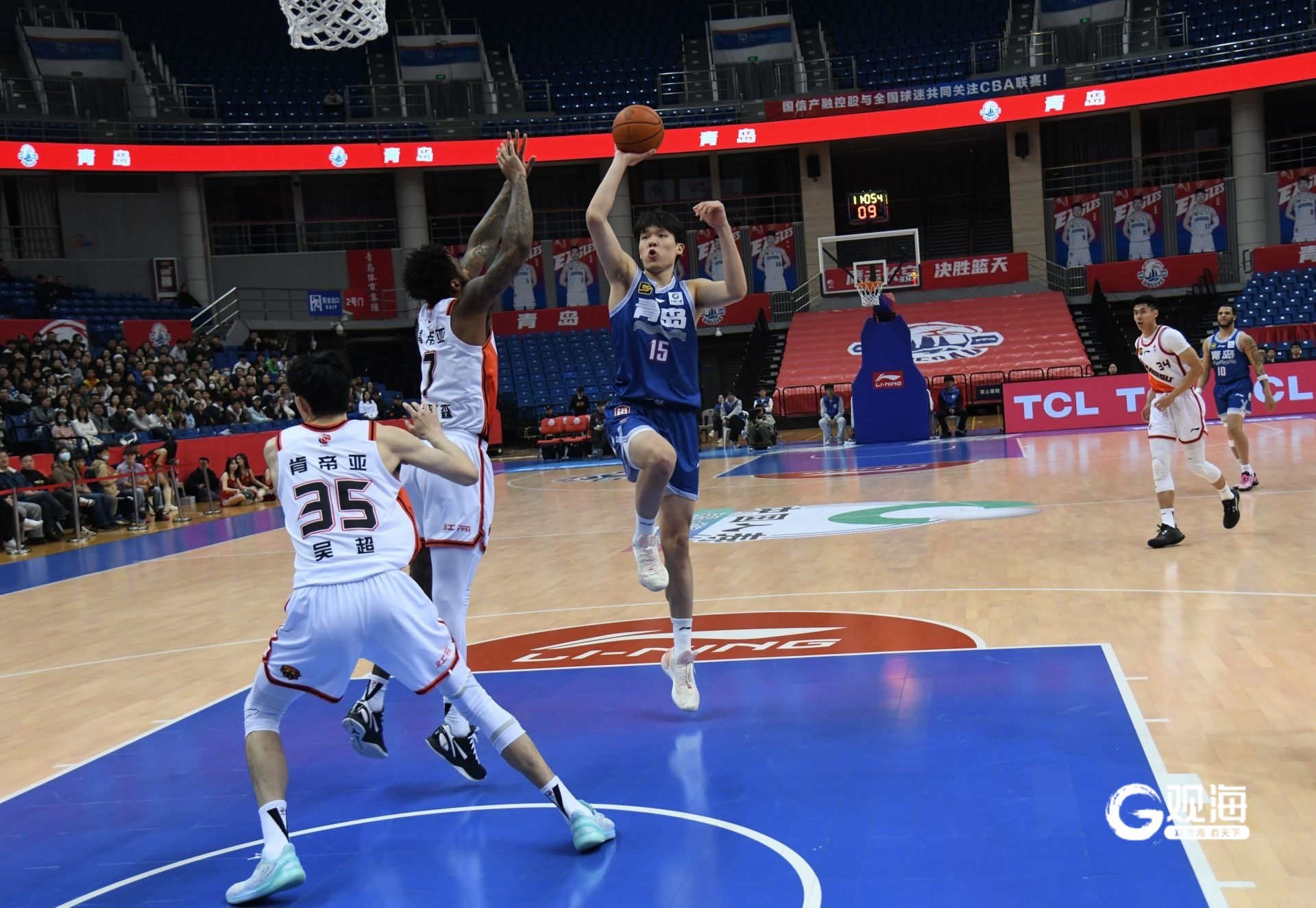 关于青岛男篮客场取胜，豪取关键的胜利的信息