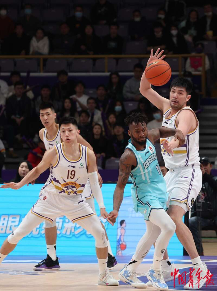 青岛大胜，豪取胜利势不可挡的简单介绍