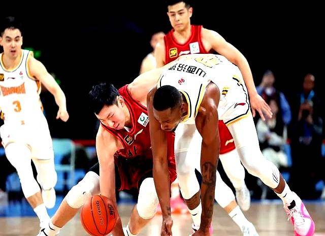 四川队轻取热火，周琦扛起全队的简单介绍