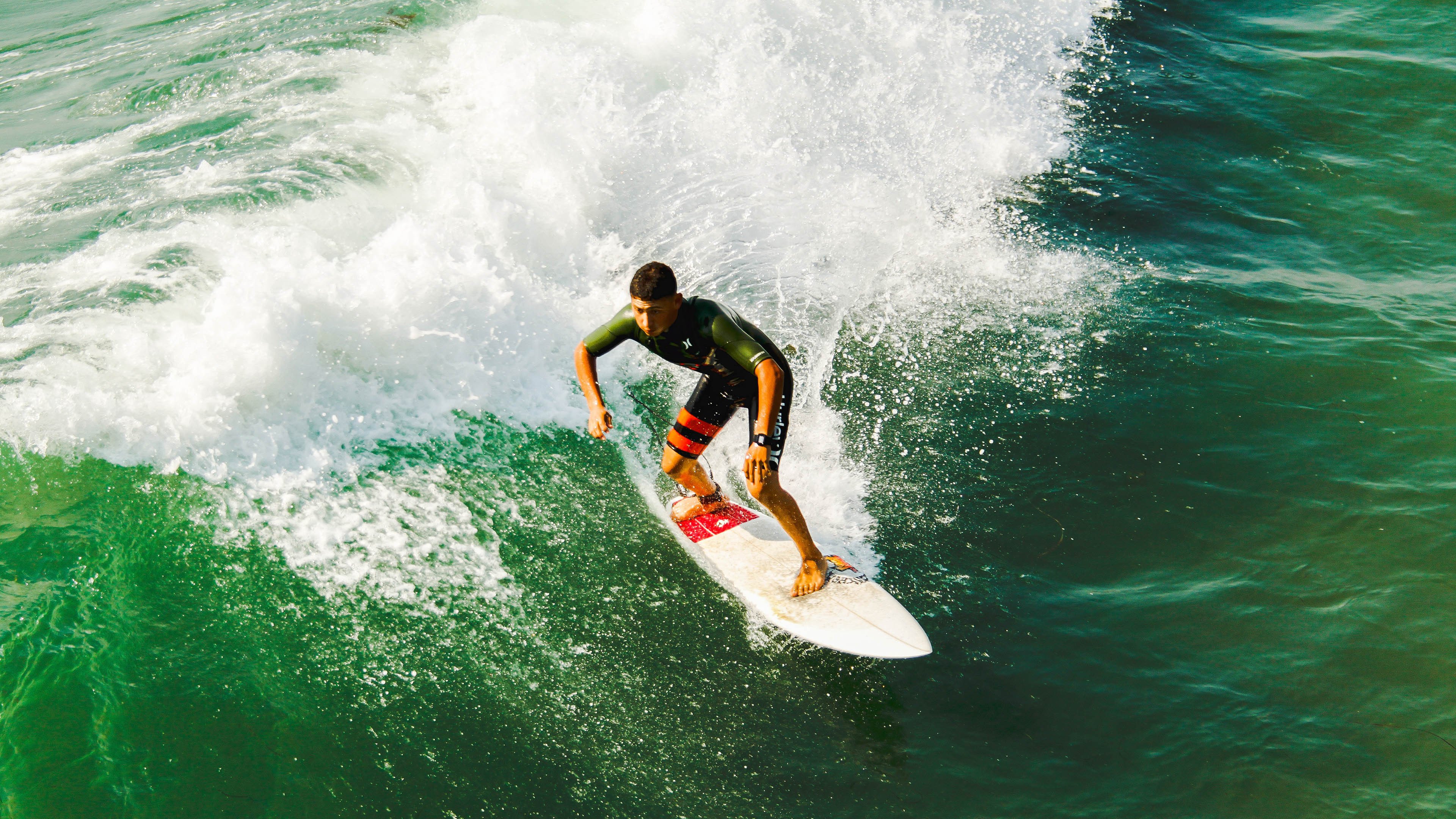 卡瓦哈尔爆发，澳大利亚关键战突围塞维利亚的战术启示