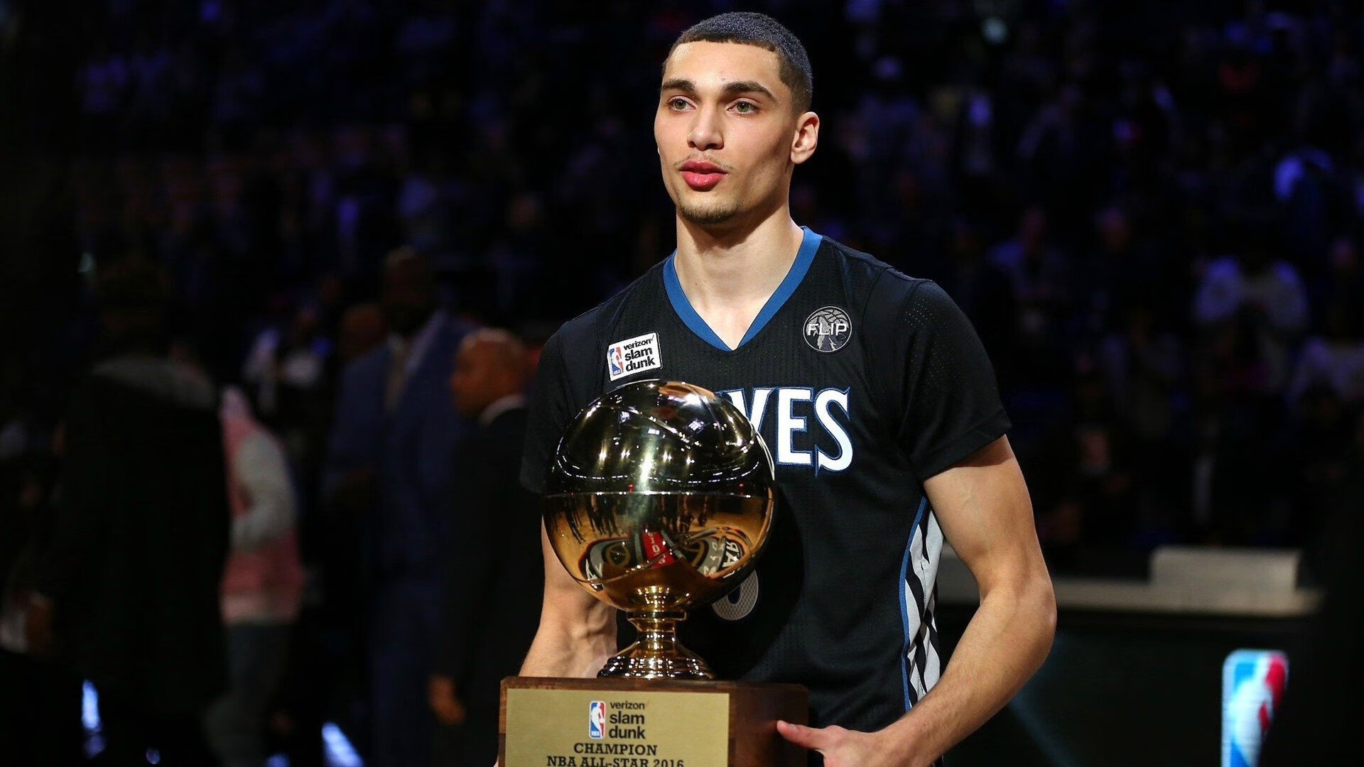 F1新赛季揭幕战之夜，切特如何一手掌控比赛走势