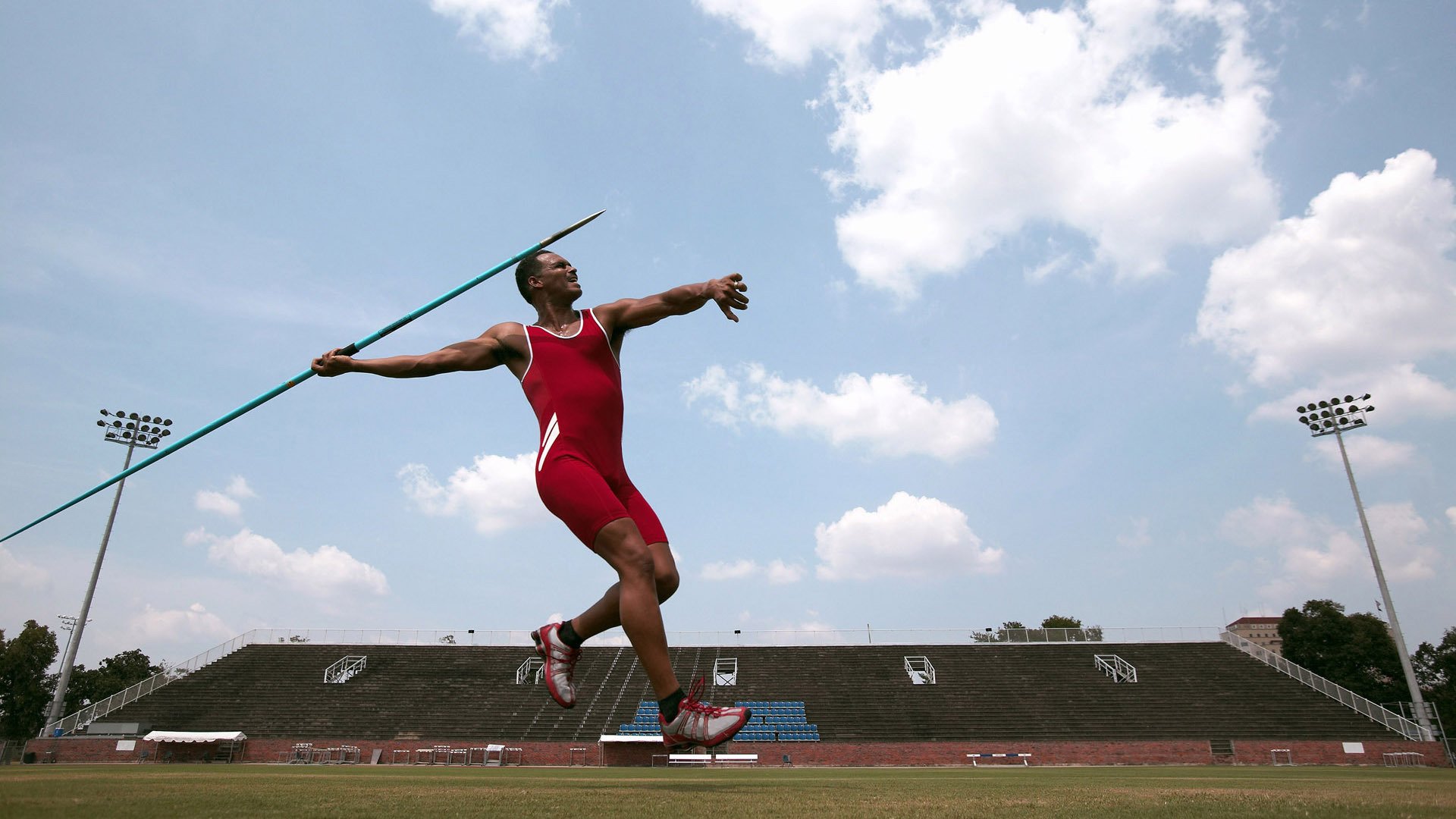 石宇奇点燃赛场，泰国队力克印尼队，一场改写历史的羽球对决